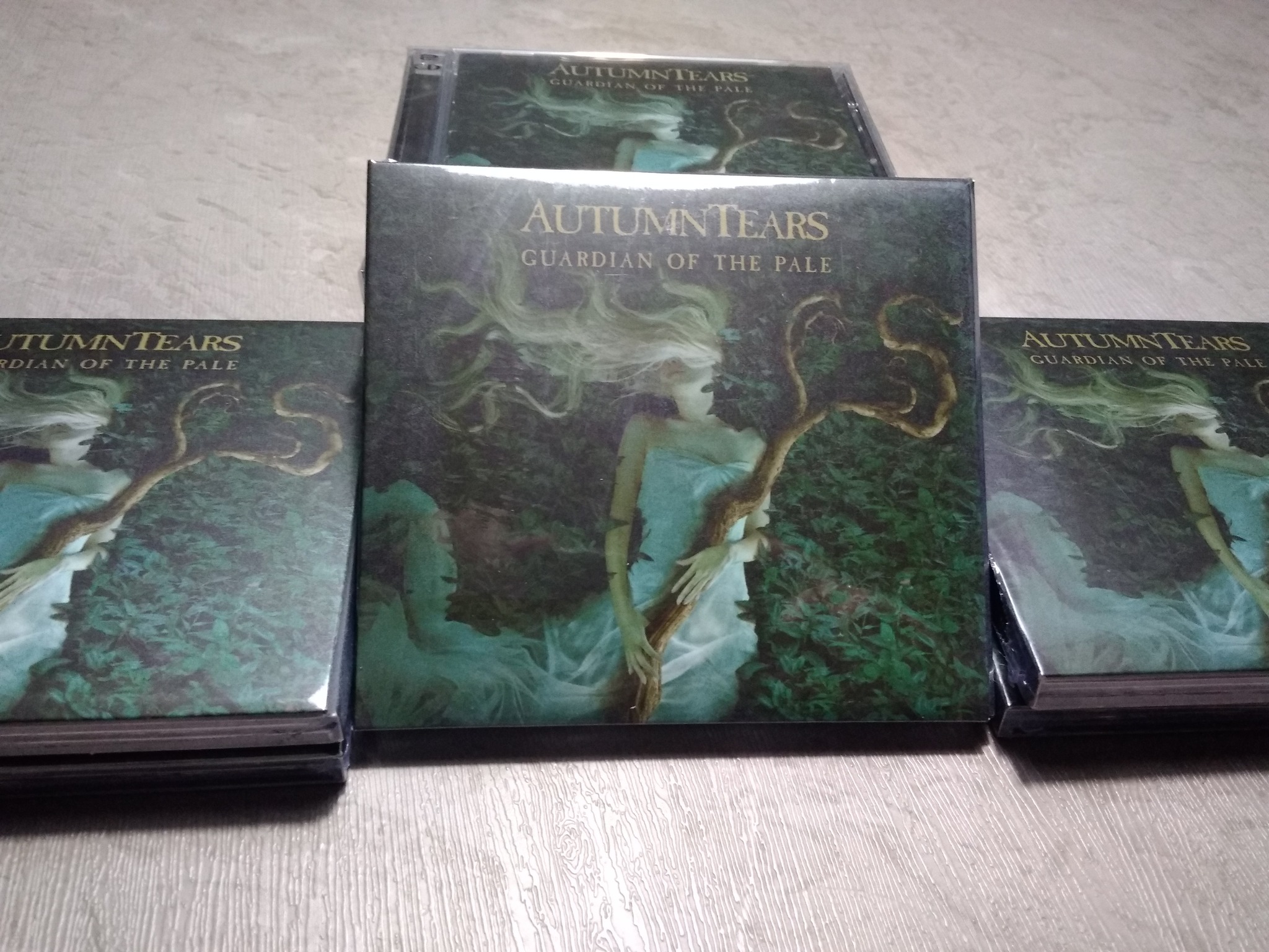 AUTUMN TEARS: Guardian of the Pale 2CD (Digipak Version) - Click Image to Close
